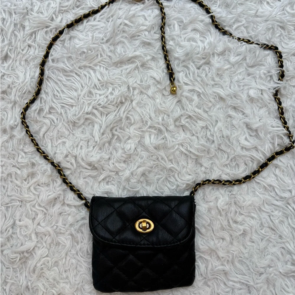 Black Quilted Crossbody Bag - Picture 4 of 6